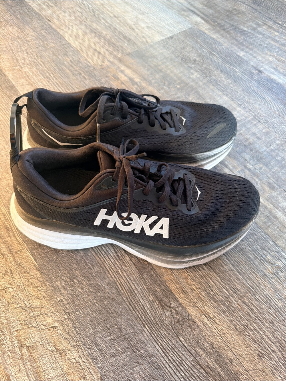 HOKA One One Excellent used condition Women’s Bondi 8.5 B Black Running Shoes